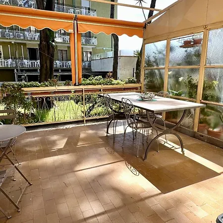 Casa Mari, 250 Mt Dalle Spiagge דירה